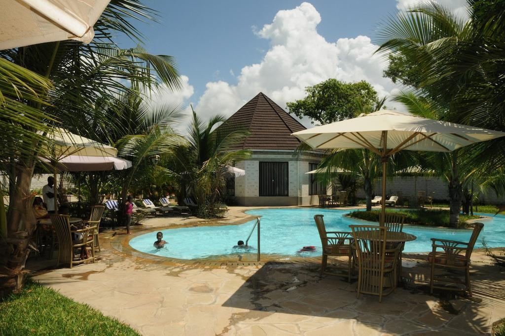 Lotfa Resort Diani 디아니 해변 외부 사진