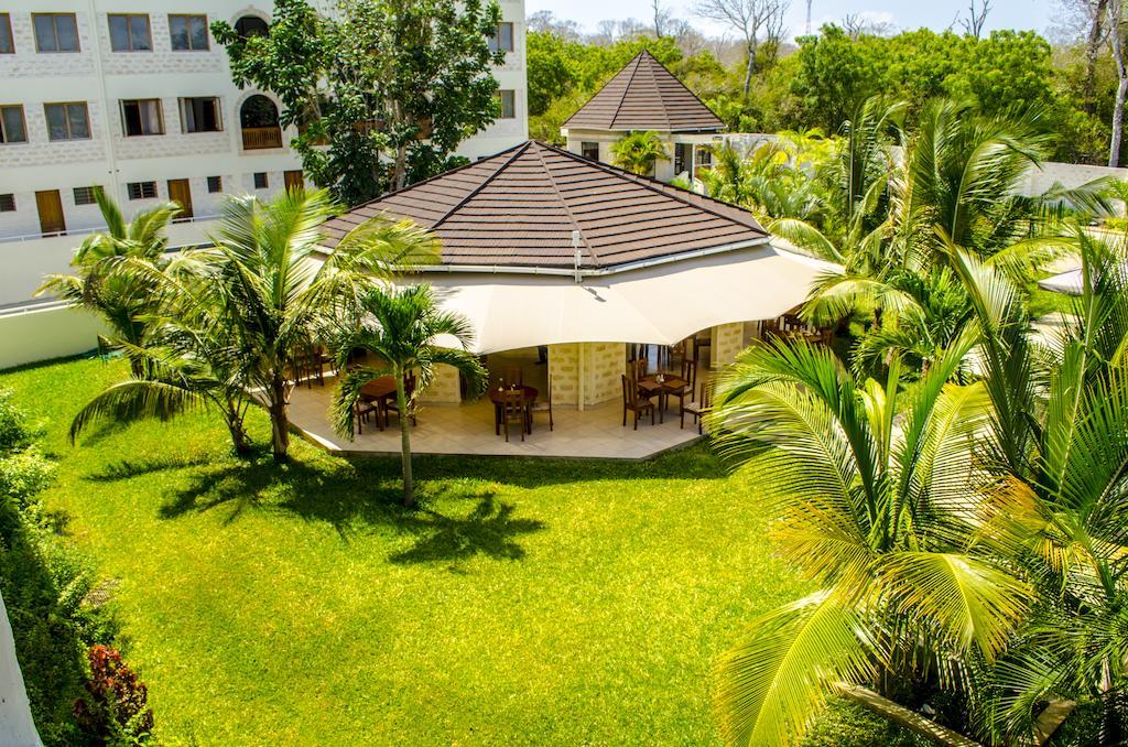 Lotfa Resort Diani 디아니 해변 외부 사진